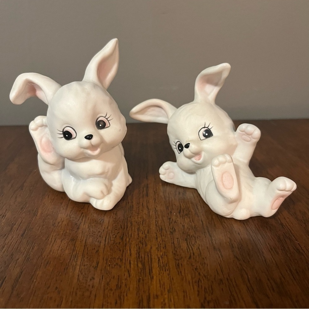 Vintage Pair of White Rabbit
Figurines - HOMCO - Easter..1458